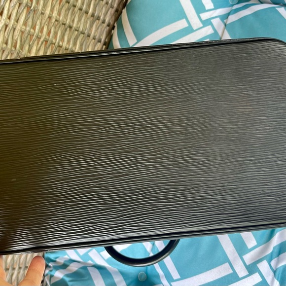 💕Authentic Louis Vuitton Epi Alma - Picture 8 of 16